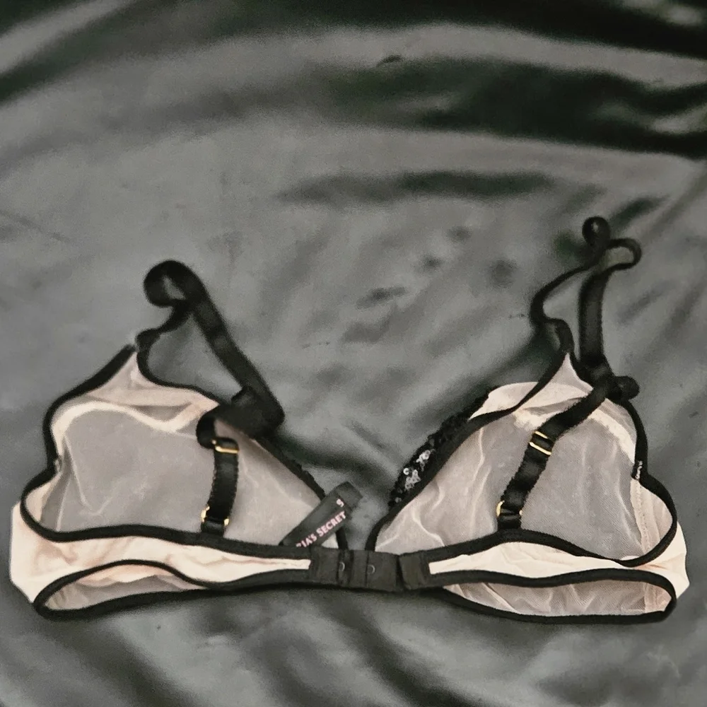 Victoria Secret Bralette  Sheer Black Embellished Sequins Bra Sz Large - Picture 8 of 8